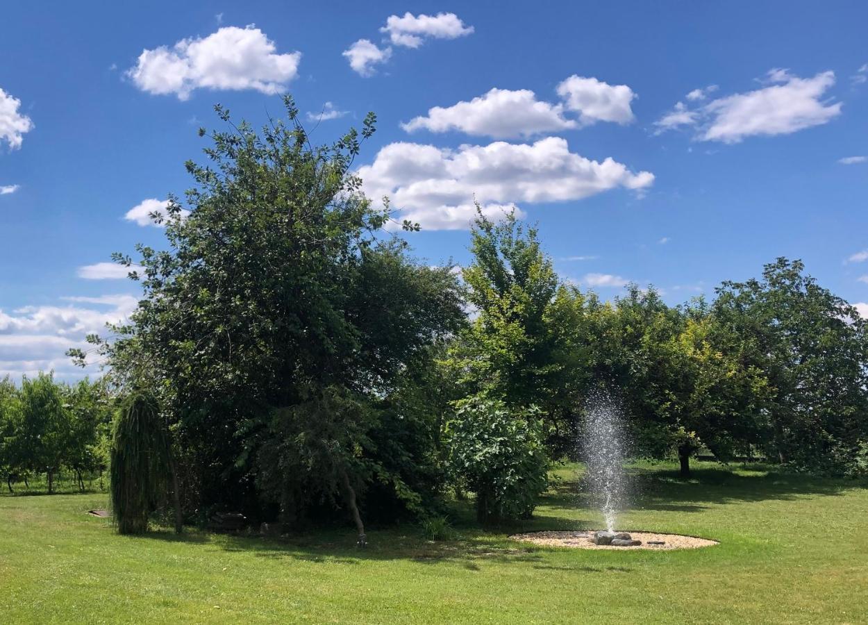 Polny Kesov Apartmanove Ubytovanie Pod Dubom מראה חיצוני תמונה