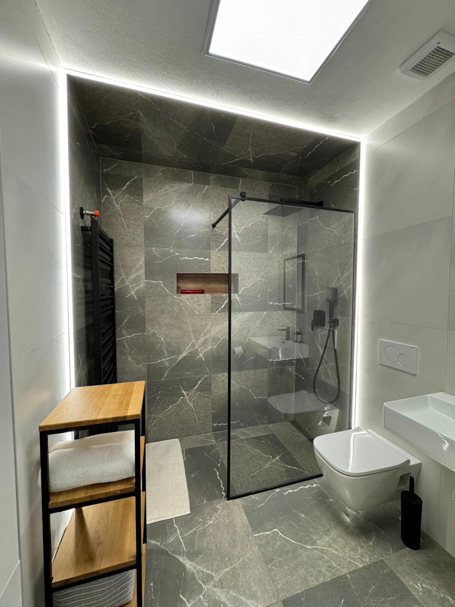 Polny Kesov Apartmanove Ubytovanie Pod Dubom מראה חיצוני תמונה